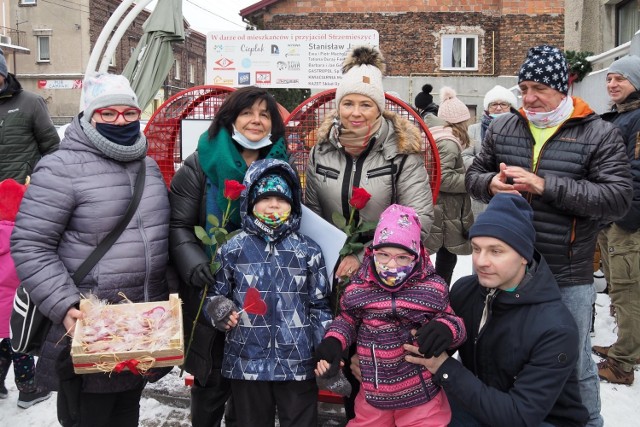 Tak wyglądały niedzielne walentynki w Strzemieszycach Zobacz kolejne zdjęcia/plansze. Przesuwaj zdjęcia w prawo - naciśnij strzałkę lub przycisk NASTĘPNE