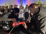 Świąteczny koncert kolęd uczniów IV LO w Wałbrzychu. Zobaczcie wideo z tego wydarzenia