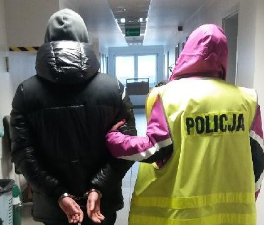 Policja w Piotrkowie zatrzymała 5 mężczyzn w związku z...