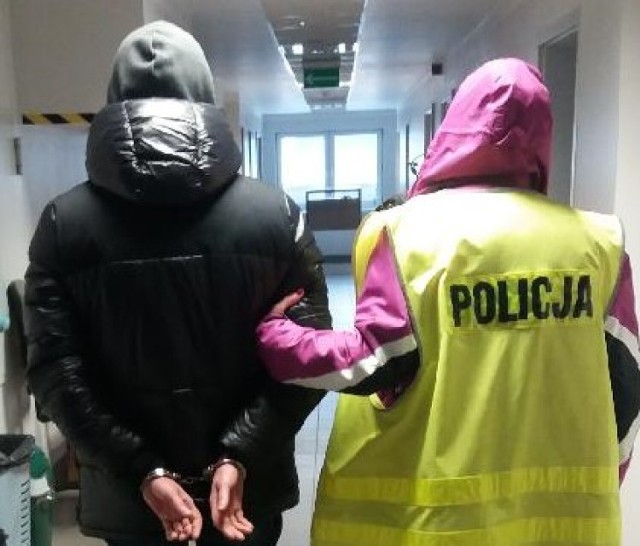 Policja w Piotrkowie zatrzymała 5 mężczyzn w związku z handlem narkotykami. Trzech zostało tymczasowo aresztowanych
