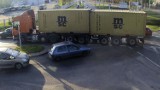 Ciężarówka zablokowała ruch na skrzyżowaniu w Olsztynie [ZDJĘCIA]