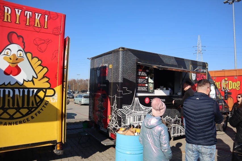 Kuchnia meksykańska, a może chińska? Trwa wielka wyżerka pod Areną Lublin. Zobacz zdjęcia ze zlotu food trucków [GALERIA]