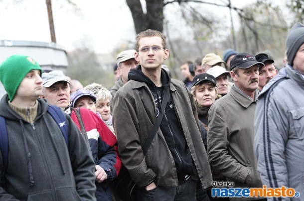 Oleśnica: Pikieta przed ZNTK (ZDJĘCIA)