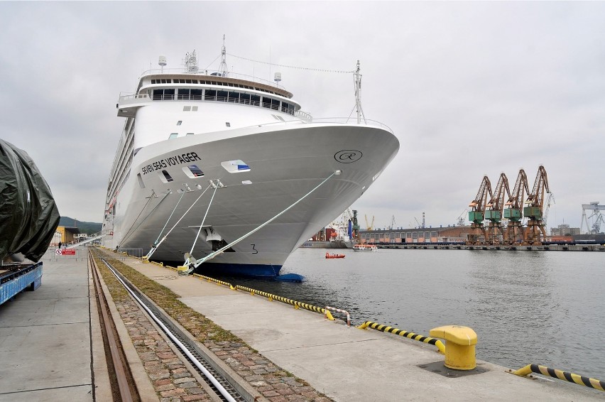 Seven Seas Voyager w Gdyni. Ostatni  wycieczkowiec w tym sezonie zawinie w sobotę do portu