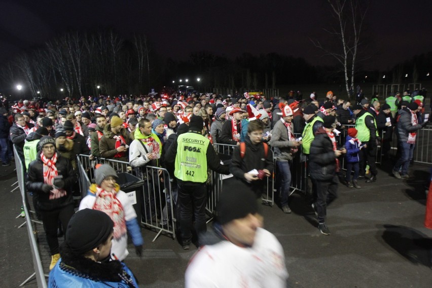 Mecz Polska - Korea Płd. na Stadionie Śląskim: Zobaczcie te tłumy kibiców! [ZDJĘCIA]