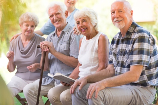 Jak bardzo wzrosną emerytury w roku 2024? Co z wiekiem emerytalnym? Sprawdź na zdjęciach: