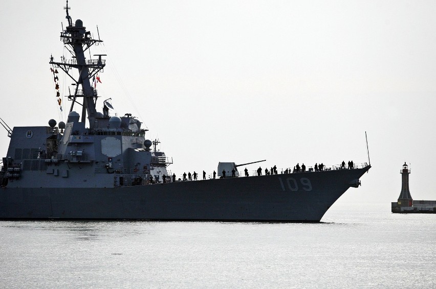 Amerykański niszczyciel USS "Jason Dunham" w Porcie Wojennym...