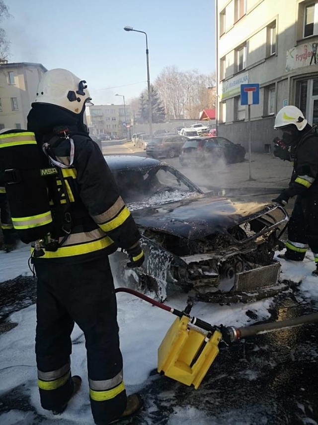 Tak wyglądało spalone audi na Dębowej w Katowicach