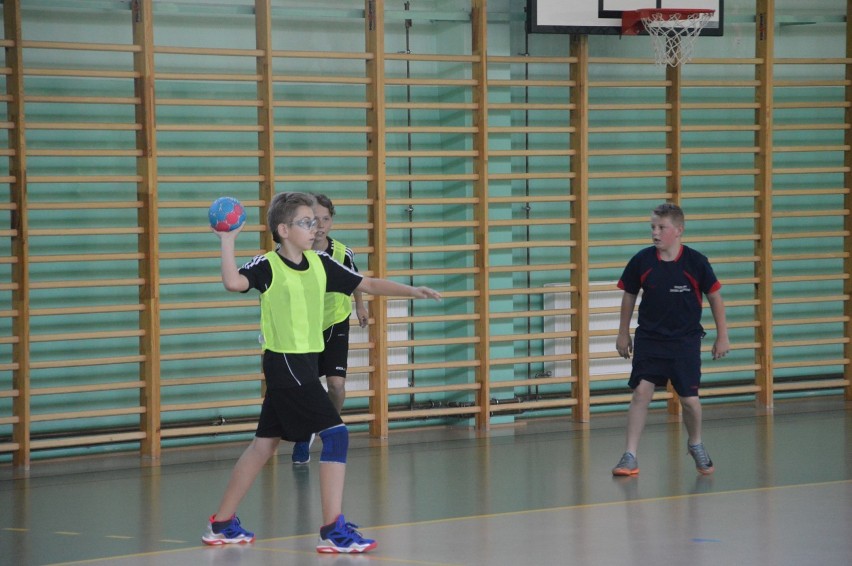 Finał Handball Landu w Głogowie. Młodzi szczypiorniści rywalizowali w SP 10 [ZDJĘCIA]