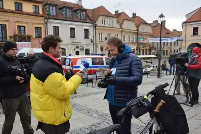 Wielkie gwiazdy w Sandomierzu! Od czwartku ruszają zdjęcia do nowego sezonu serialu "Ojciec Mateusz". Na planie pojawi się oczywiście odtwórca głównej roli Artur Żmijewski - z prawej.