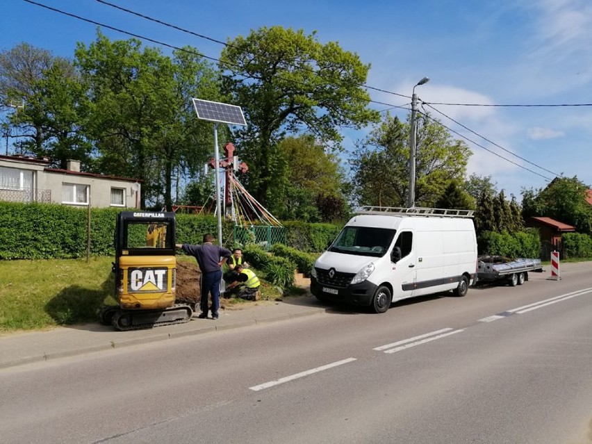 Powiat gdański. Przy drogach powiatowych stanie więcej radarowych wyświetlaczy prędkości |ZDJĘCIA