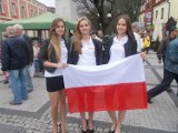 Rozdawanie flag w Mikołowie  [FOTO]