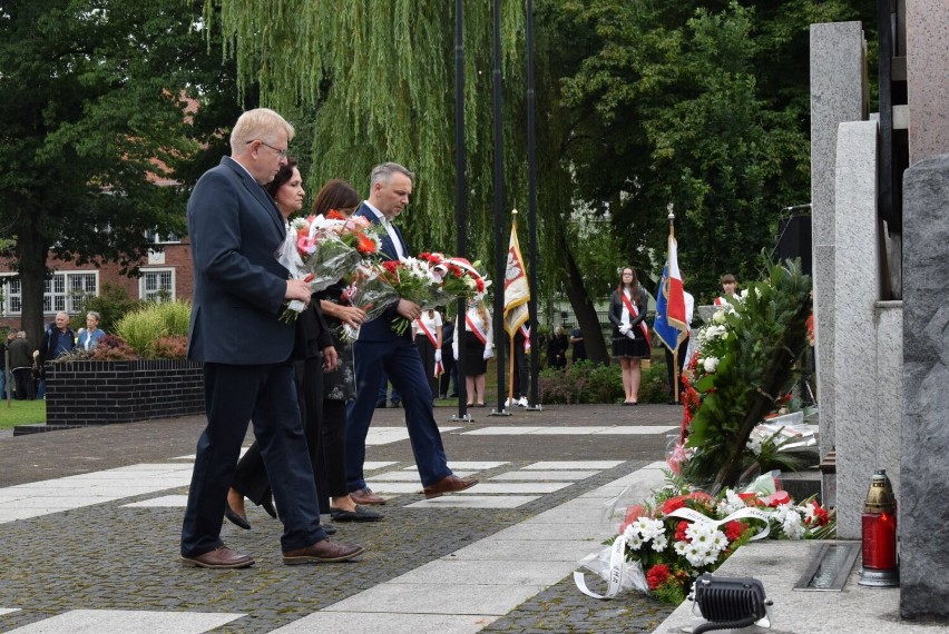 Uroczystość przy Pomniku Bohaterom Walk o Polskę w Nowej...