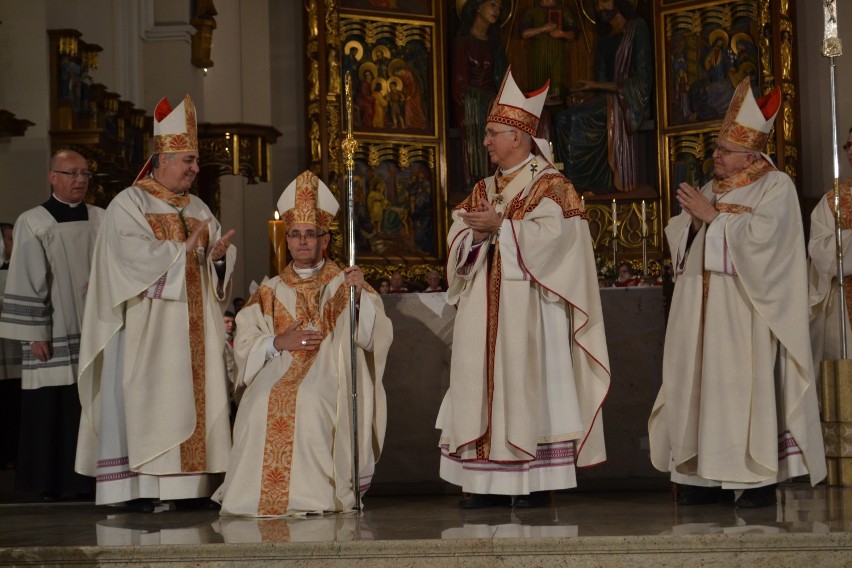 Święcenia biskupie ks. Andrzeja Przybylskiego  biskupa pomocniczego arch. częstochowskiej [ZDJĘCIA]