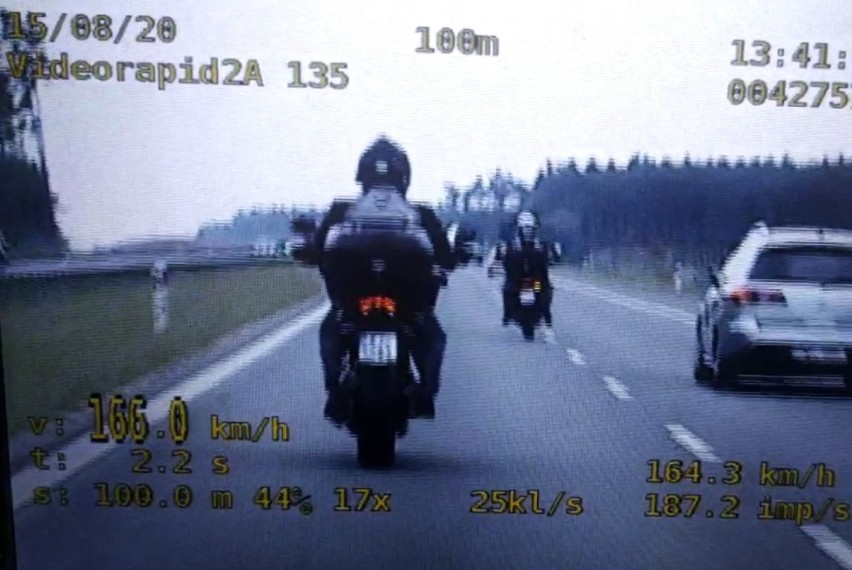 Na drodze S3 motocyklista z Czech jechał 198 km na godzinę. Pirat tłumaczył policji z Lubina, że pomylił drogę ekspresową z autostradą