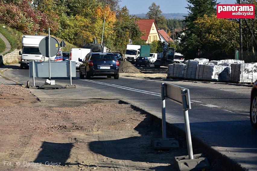 Wałbrzych: Opóźnia się remont ulicy Kamienieckiej [ZDJĘCIA] 