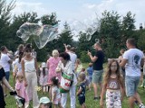 Festiwal baniek mydlanych na Piaskowej Górze w Wałbrzychu porwał nie tylko dzieci, ale i dorosłych ZDJĘCIA, FILM