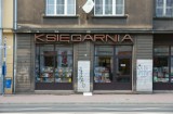 Kraków. Neon księgarni ma szansę znowu zabłysnąć w Muzeum Podgórza