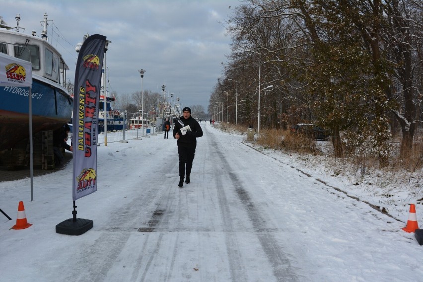 Runda Króla Eryka w Darłowie w zimowej scenerii [zdjęcia]