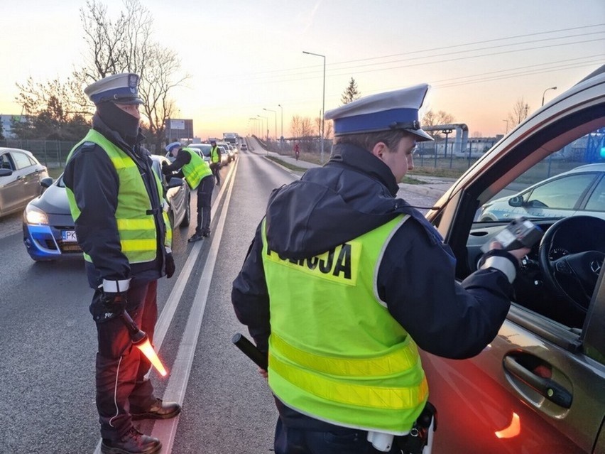 Akcja drogówki w Lesznie. Ponad 600 kierowców dmuchało w balonik 