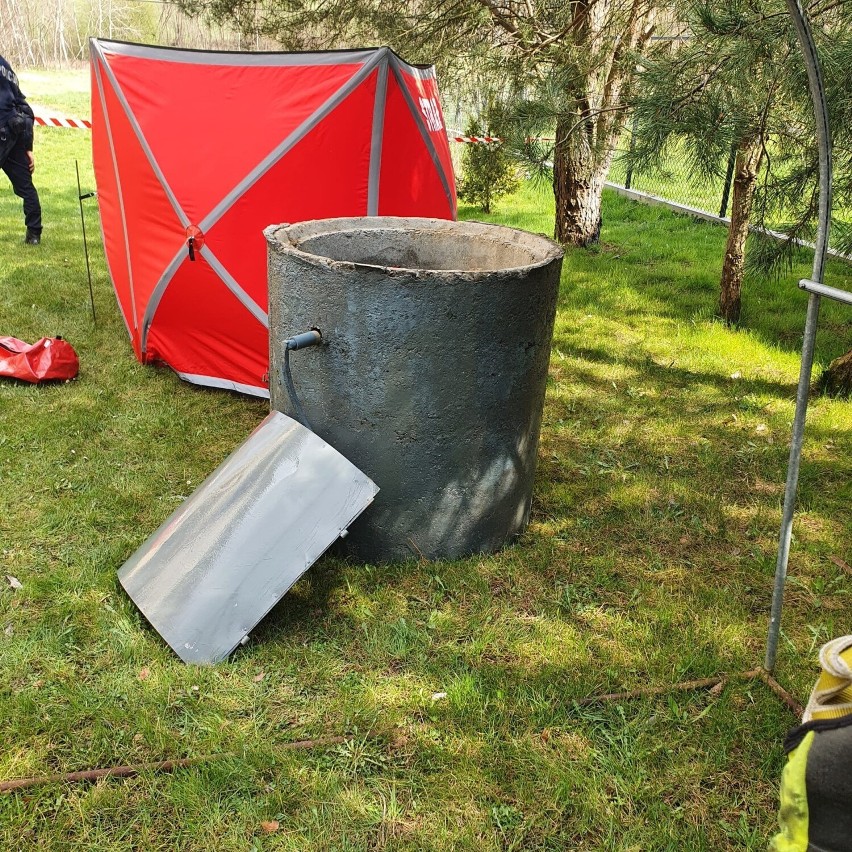 Studnia, z której  19.04.2022 w Gnojniku wyłowiono zwłoki...