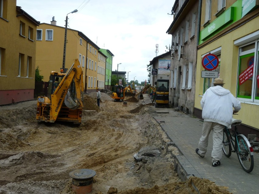 Utrudnienia drogowe w Sławnie. Trwa remont ulicy Chełmońskiego w Sławnie