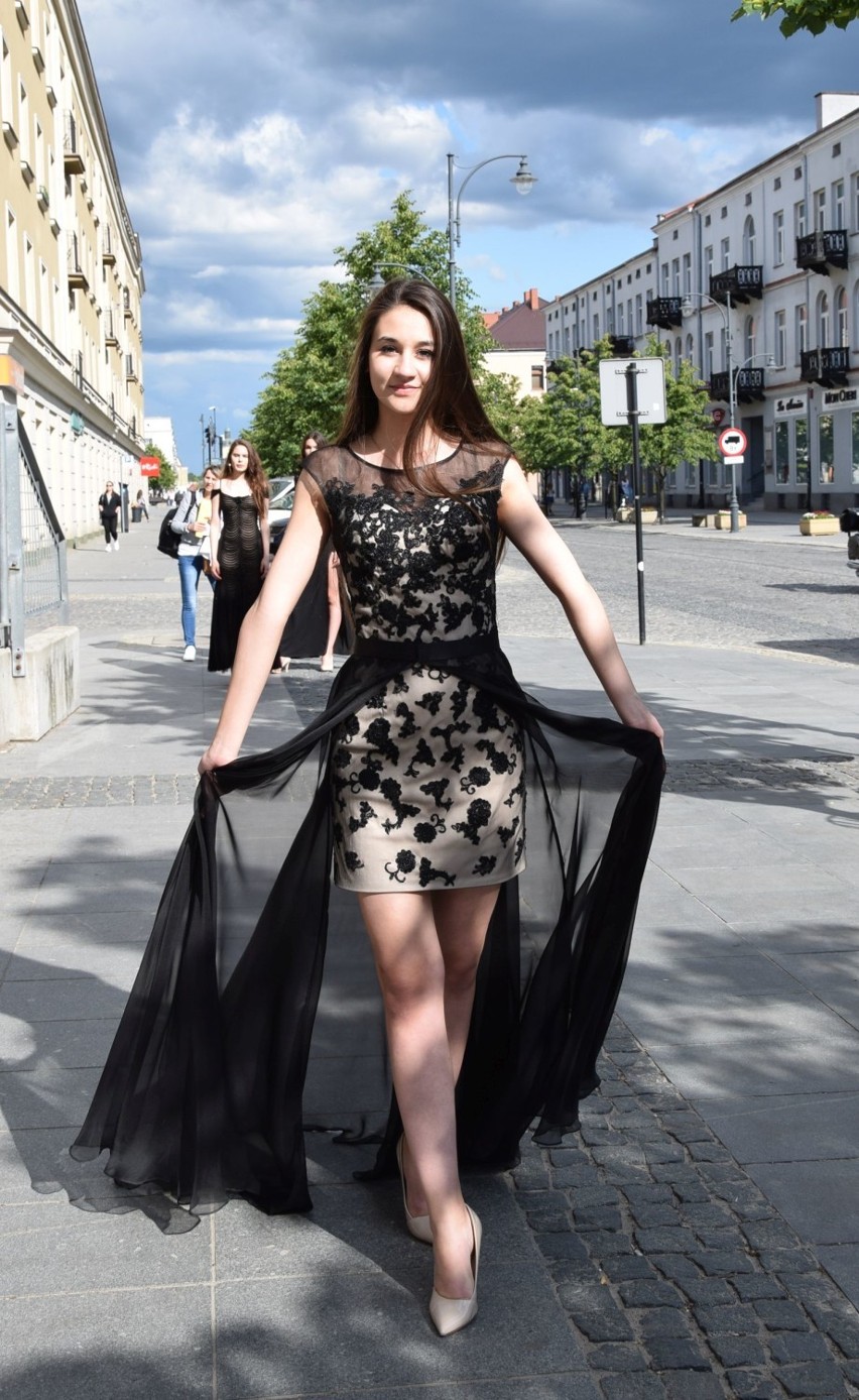 Miss Podlasia 2018: Kandydatki w sukniach ślubnych i...