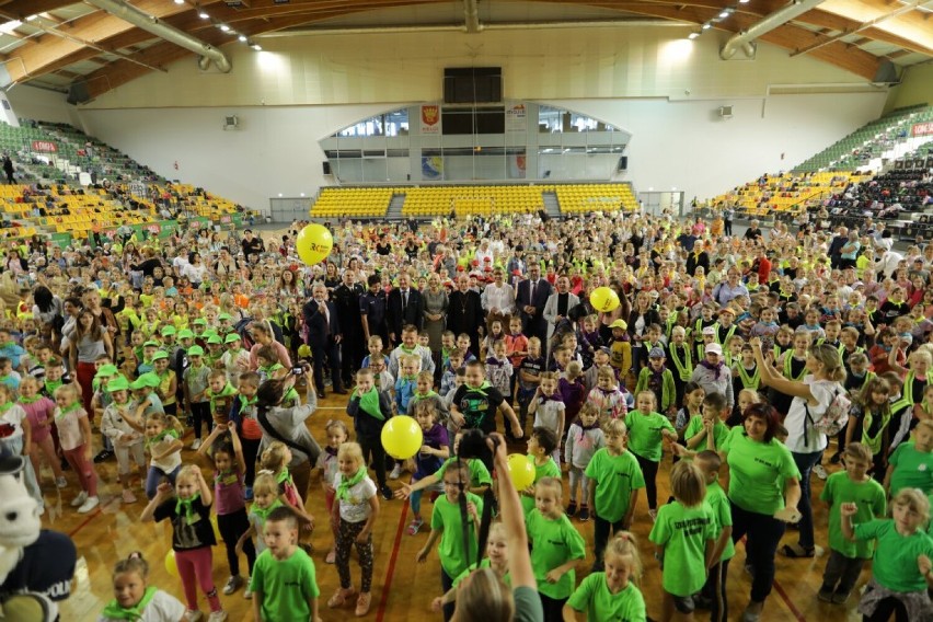 1600 dzieci z klas pierwszych szalało podczas akcji Kochane Pierwszaki w Kielcach. Zobaczcie zdjęcia 