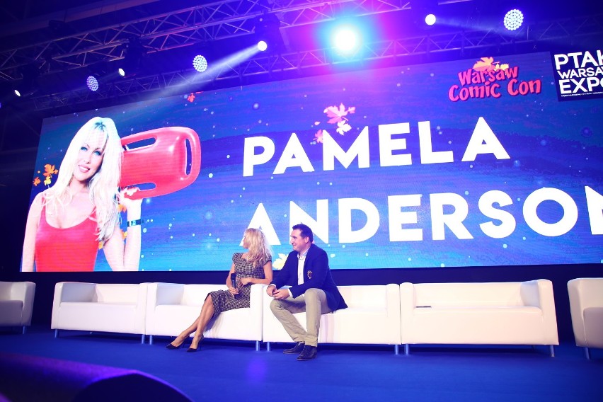 Warsaw Comic Con. Pamela Anderson i król Joffrey w...