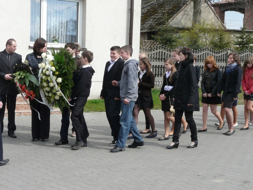 Wójt Tomasz Luboiński spoczął na cmentarzu w Czarnożyłach