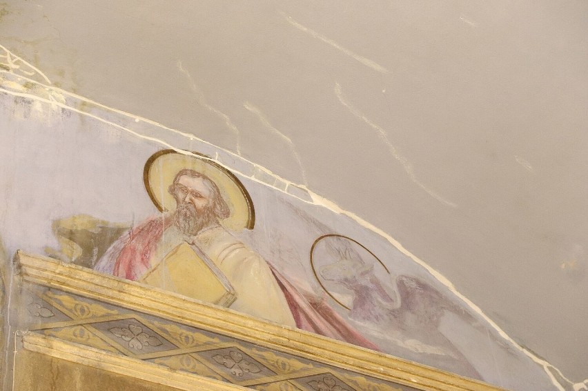 W kaliskiej cerkwi ratują malowidła ścienne. ZDJĘCIA