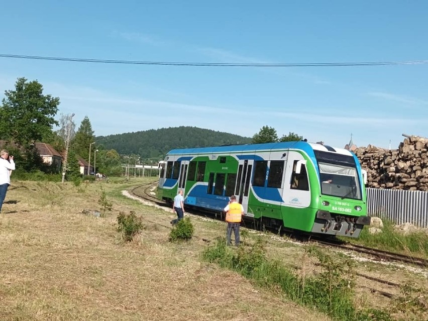 Pociągi wróciły w Bieszczady. Wznowiono połączenie kolejowe Sanok – Ustrzyki Dolne