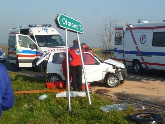 Wypadek pod Otorowem na trasie Szamotuły - Pniewy. To już kolejny raz! [ZDJĘCIA]