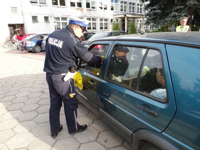 Bezpieczna droga do szkoły w Radomsku - akcja WORD i policji...