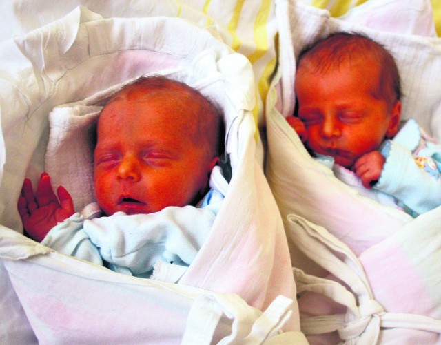 Bliźniacy Mateusz i Antoś Bartel urodzili się tydzień temu w Olkuszu