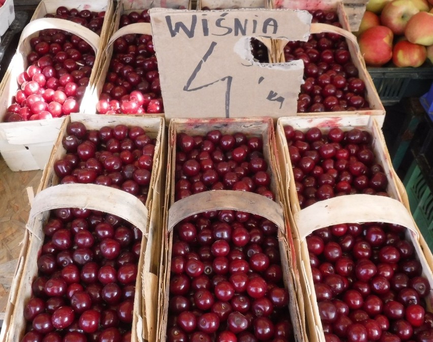 Tłumy klientów na sobotnich zakupach na targowisku Korej w Radomiu. Jakie ceny? - zobacz zdjęcia