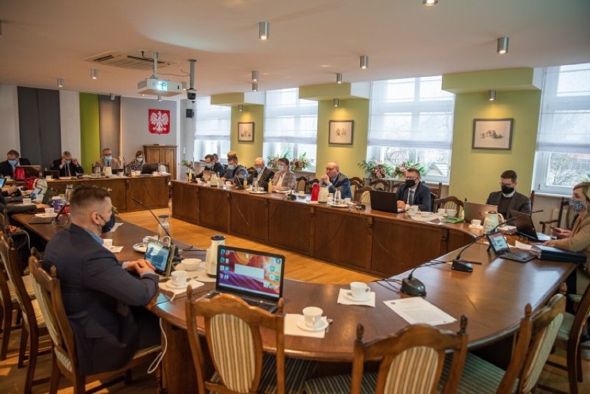 XXXIX sesja Rady Miejskiej w Obornikach. Jakie plany na 2022 rok?