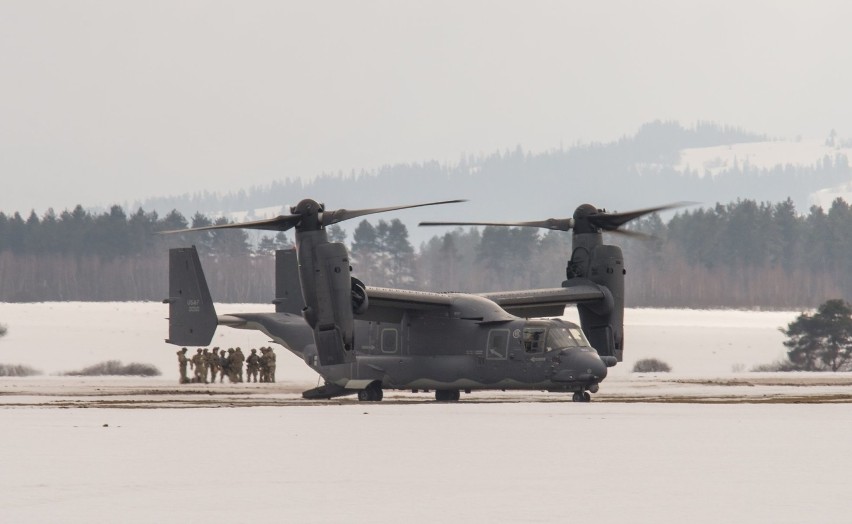 Nowy Targ: Na podhalańskie lotnisko przyleciały "śmigłowco-samoloty" armii USA [ZDJĘCIA]