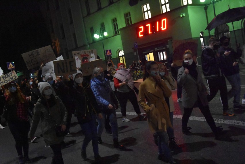 Wojna kobiet w Rybniku. Potężny protest przeszedł ulicami miasta