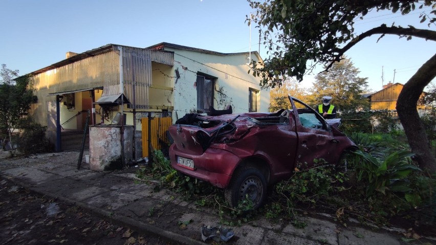 Śmiertelny wypadek w Podolinie. Toyota uderzyła w dom. Nie...