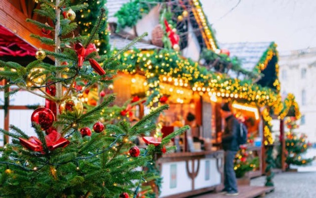 W niedzielę, 17 grudnia na Dziedzińcu Ostrowieckiego Browaru odbędzie się spotkanie wigilijne i kiermasz świąteczny.