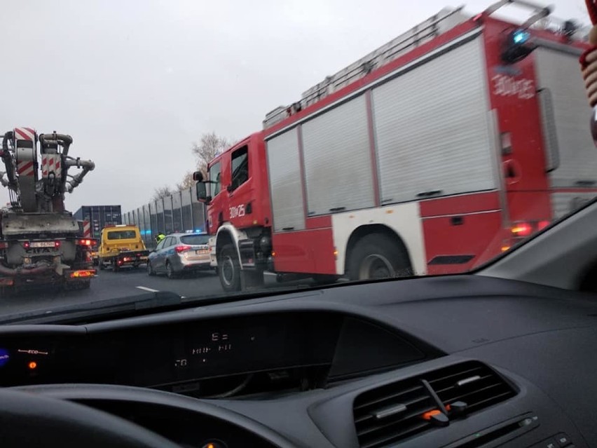 Katowice: Wypadek na tzw. zakręcie mistrzów, czyli na...