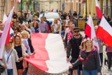 Nowy Sącz. Ulicami miasta przeszedł marsz patriotyczny. W biało-czerwonym pochodzie wzięli udział mieszkańcy miasta [ZDJĘCIA]