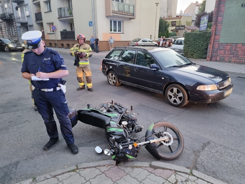 Na ul. Krasińskiego w Przemyślu kierujący motorewerem uderzył w audi [ZDJĘCIA]