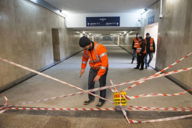 Mieszkańcy Radomia i pasażerowie pociągów, mogą już korzystać z tunelu na radomskim dworcu PKP.