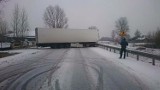 Kłodawa: Ciężarówka wpadła w poślizg i zablokowała ruch na K92