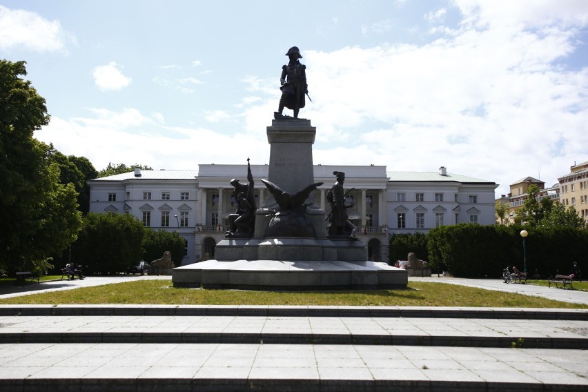 Pomnik Tadeusza Kościuszki w Warszawie zniszczony. Pojawił się napis nawiązujący do sytuacji w USA