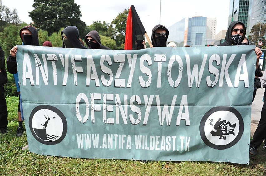 Poznań: Rozbrat protestuje przeciw wojnie i faszyzmowi [ZDJĘCIA]
