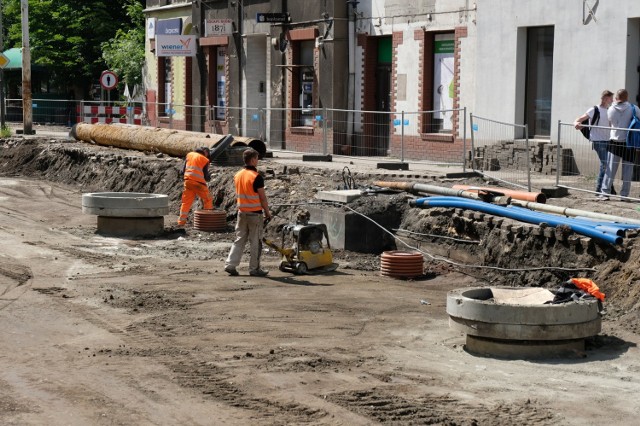 Remonty na chorzowskich drogach. Trwa remont ul. 3 Maja i ul. Hajduckiej w Chorzowie. Zobacz kolejne zdjęcia/plansze. Przesuwaj zdjęcia w prawo - naciśnij strzałkę lub przycisk NASTĘPNE