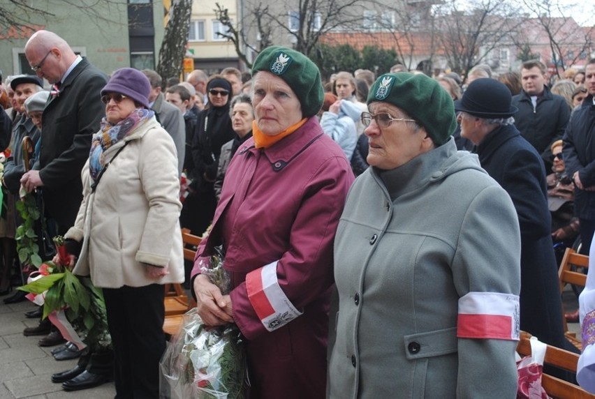 Tablica ofiar katastrofy smoleńskiej w Turku